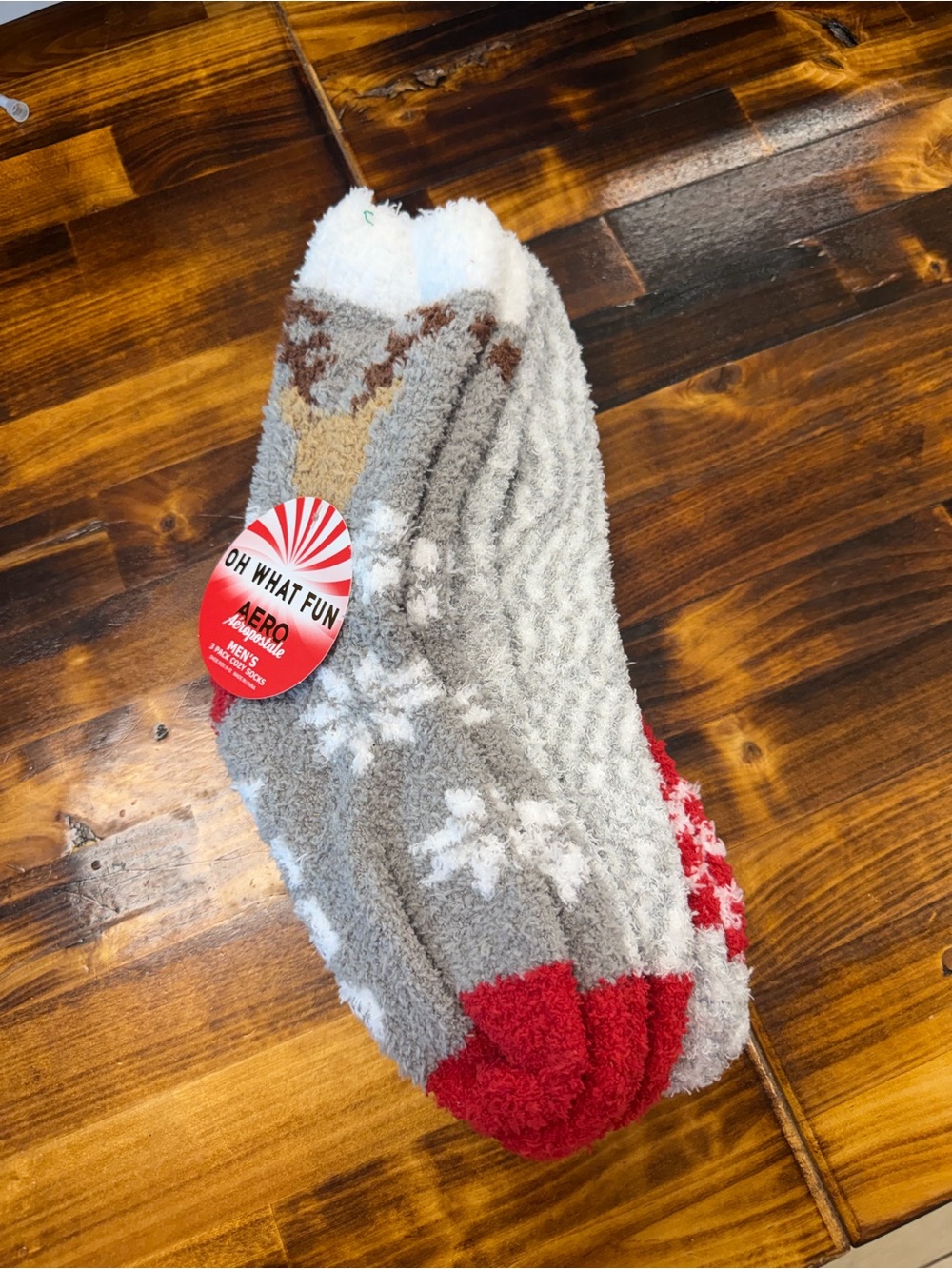 Aero Mens Gray & Red Holiday Fuzzy Socks